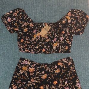 American Eagle Women’s Off Shoulder Crop Top Blk